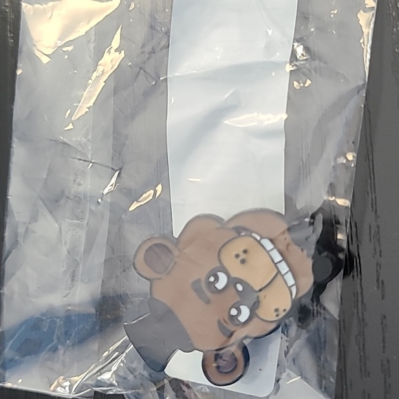 Five Nights at Freddy's Pin - Picture 3 of 3